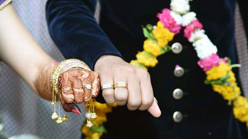 Engagement Wishes In Hindi: इन खूबसूरत मैसेज से अपनों को दीजिए सगाई की  शुभकामनाएं | engagement wishes quotes message images whatsapp and facebook  status | HerZindagi